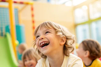 Co robić z dzieckiem w Warszawie, gdy pada