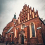 Gotyk w Warszawie: odkryj ukryte ślady średniowiecznej historii stolicy